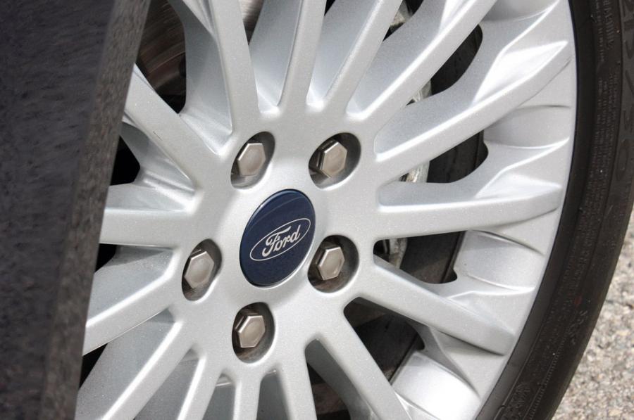  Ford Grand C-Max 2012 года  (фото 41 из 50)